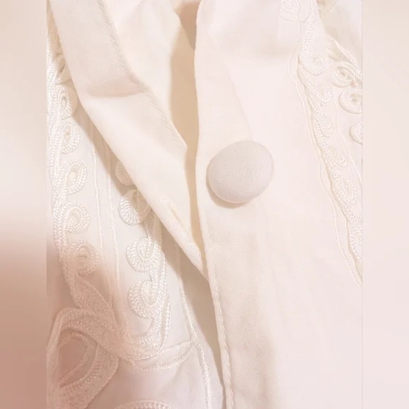 Holt Renfrew Embroidered Button-Down Shirt With Elegant Puffy Sleeves Size 6 - Picture 4 of 6